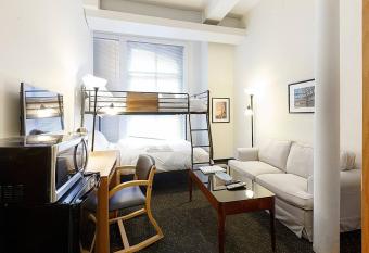 Studio Ready 4 Students & Traveling Professionals! 310 allows 18 year olds to book a room