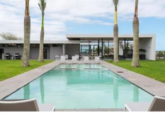 Ballito Luxury Apartment has Balcony rooms