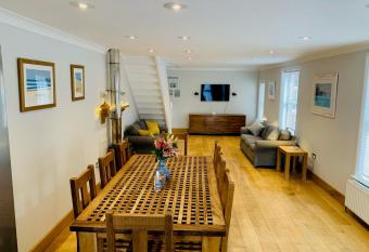 Shepherds House has Balcony rooms