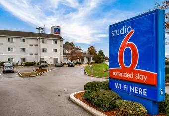Motel 6 Fishers, In - Indianapolis allows 18 year olds to book a room