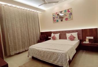 Hotel Luxuria allows 18 year olds to book a room