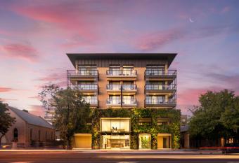 Majestic M Suites has Balcony rooms