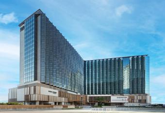 Four Points by Sheraton Hong Kong, Tung Chung allows 18 year olds to book a room