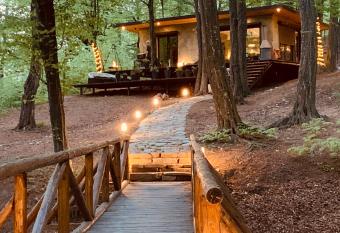 Luxury Lake House & Glamping has Balcony rooms