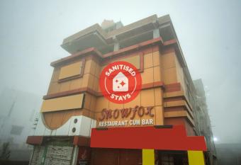 Super OYO Collection O 77274 Hotel Snowfox allows 18 year olds to book a room