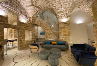 Beit Elfarasha allows 18 year olds to book a room