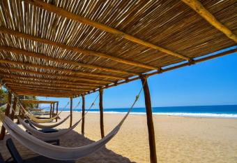 Hotel Maree has Balcony rooms