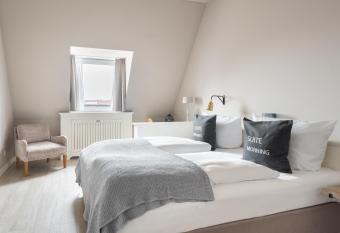 limehome Berlin Chausseestra  e has Balcony rooms