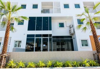 Matini Premium @ Klong 1 has Balcony rooms