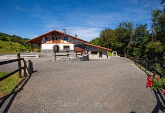 Goxo-Goxo has Balcony rooms