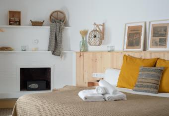 Hostal Sa Teula allows 18 year olds to book a room