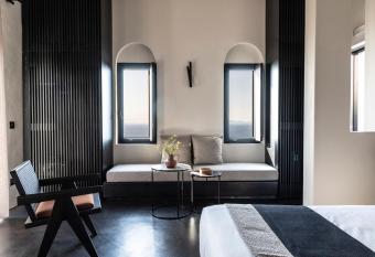 Nimbus Santorini allows 18 year olds to book a room