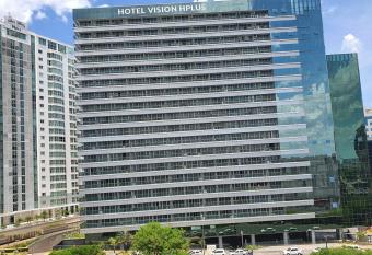 Vision Executivo Express, Setor Hoteleiro Norte allows 18 year olds to book a room