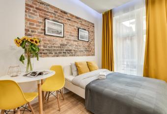 Apartamenty Powsta  c  w 22 KATO VISIT & LOVE has Balcony rooms