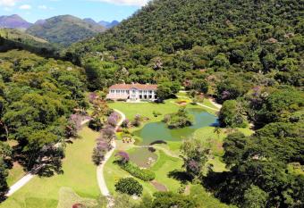 Casa Marambaia Hotel allows 18 year olds to book a room