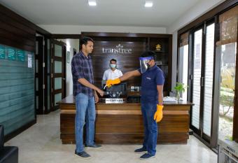 TRANSTREE CORPORATE SUITE has Balcony rooms