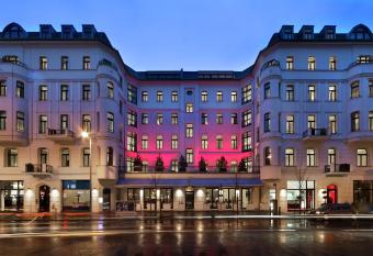 Lux 11 Berlin-Mitte has Balcony rooms