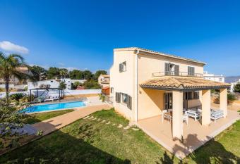 Villa Dreams has Balcony rooms