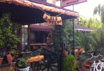 Ala Otel Konuk Evi Agva allows 18 year olds to book a room