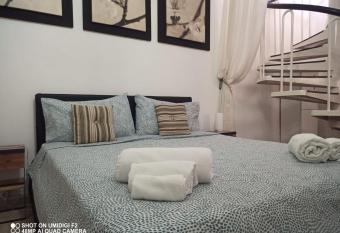 Alloggio Turistico nel Borgo Antico di Gaeta allows 18 year olds to book a room