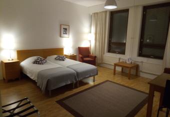 Hostel Vekotin allows 18 year olds to book a room