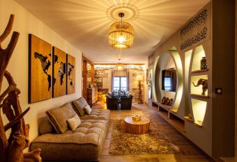 OLuxuxy49 - Appartements T3 de prestige, Place du Ralliement, 2  me 3  me et 4  me   tage SANS ASCENSEUR allows 18 year olds to book a room