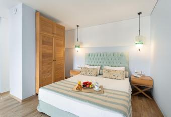 Regos Resort Hotel allows 18 year olds to book a room