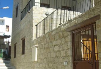 Omodos Katoi Holiday Homes has Balcony rooms