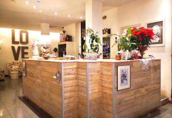 Hotel Garisenda B&B - in Centro a Riccione - has Balcony rooms