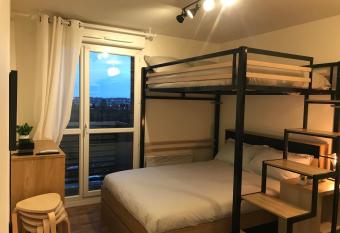Studio cosy Disney/Paris. RER Val d   Europe    150m has Balcony rooms