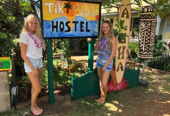 Tiki Beach Hostel-At The Beach in Lahaina allows 18 year olds to book a room