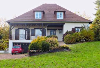 Charming Country Estate has Balcony rooms