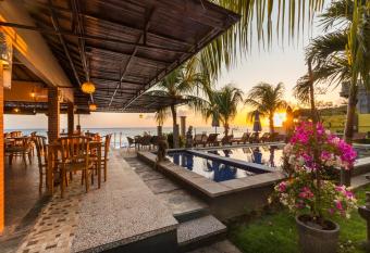 Amed Beach Resort has Balcony rooms