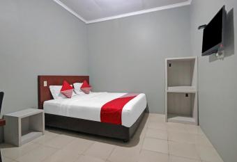 OYO 90359 Sbh Residence allows 18 year olds to book a room