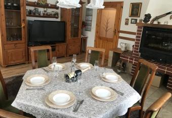                          -                 ,     .                has Balcony rooms