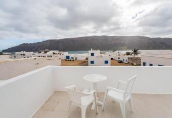 El Sombrerito 6 has Balcony rooms