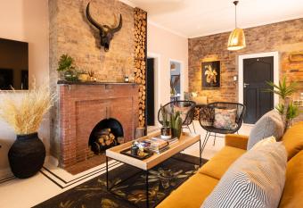 Thelma & You allows 18 year olds to book a room