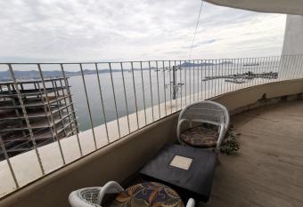 64 Peninsula del Capitan has Balcony rooms