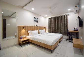 Hotel Blue Bells has Smoking rooms