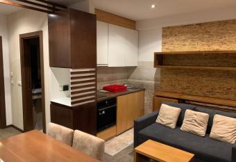 Apartman LN Zlatibor allows 18 year olds to book a room