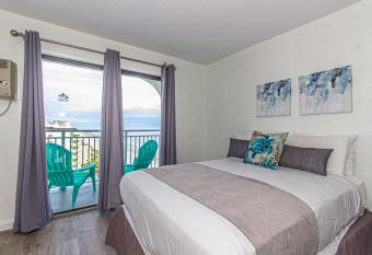 Incredible Views! Sea Mist Resort 51610 allows 18 year olds to book a room