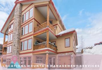 I Spy - Cozy Pet Friendly, Ski In Ski Out Condo with Private Hot Tub has Balcony rooms