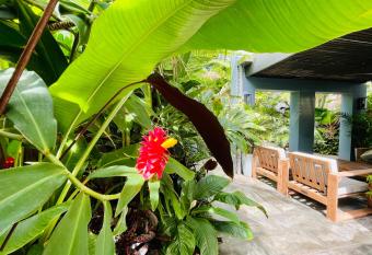 Lahania Lux Beach Villa has Balcony rooms