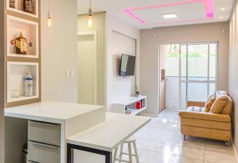 APTO NOVO e COMPLETO - Wifi, atacadista e vaga - 11km de Florian  polis has Balcony rooms