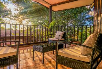 Montefresco Boutique Hostel has Balcony rooms