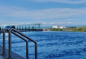 Swan Garden Resort Hotel allows 18 year olds to book a room