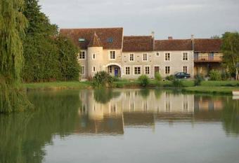 Coeur de Combray (Ifs appartment) has Balcony rooms