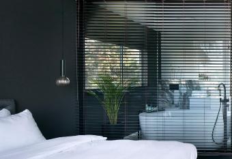 Urbanica Carmel- Apartments has Balcony rooms