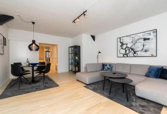 Modern Luxury Penthouse allows 18 year olds to book a room