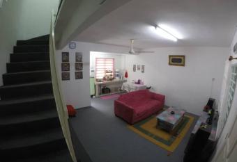 lost world of tambun muslim guest house has Balcony rooms